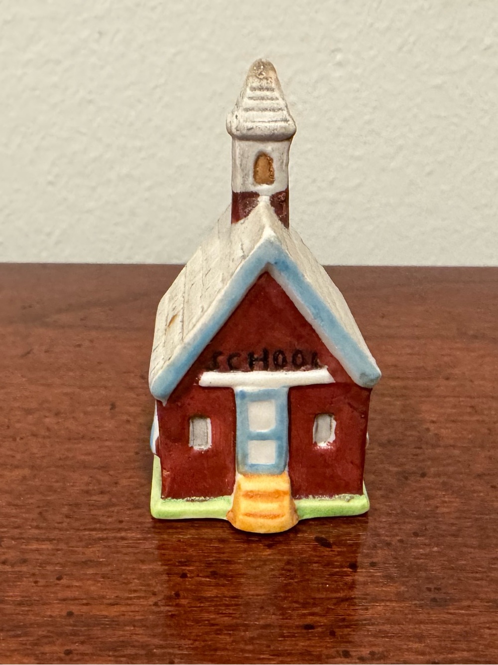 🌷Vintage School House Thimble